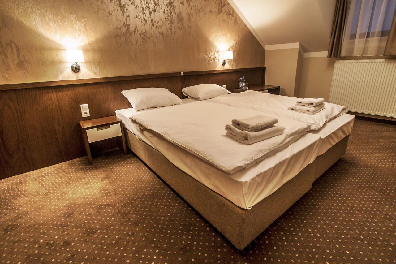 Hotel Tatarscy - Energylandia Kalwaria Zebrzydowska Eksteriør bilde